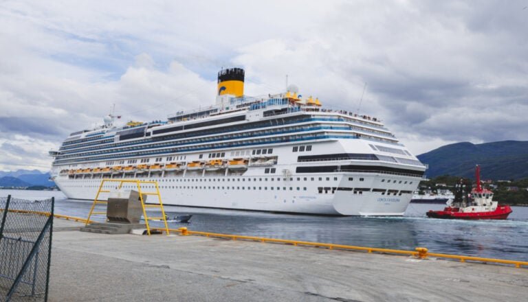 Costa Favolosa cancela dos puertos en Noruega por mares bravos: nueva ruta y crédito a bordo